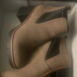 Women’s Tan naturalizer Boots